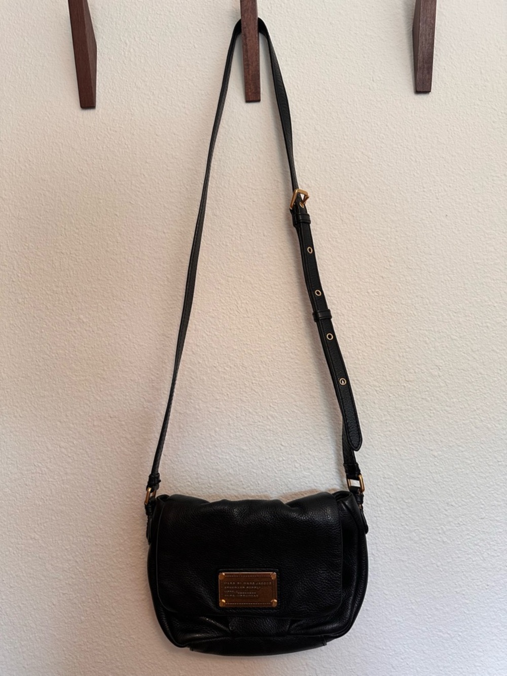 Marc by Marc Jacobs Black Pebbled Leather Crossbody Bag with Gold Plaque